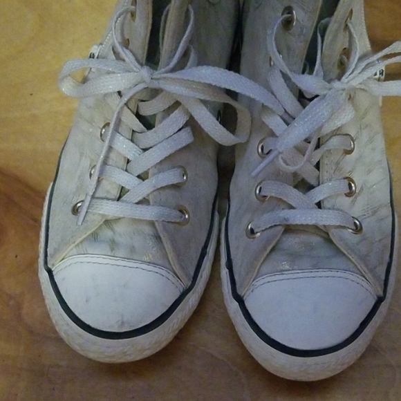 Converse - Picture 3 of 5